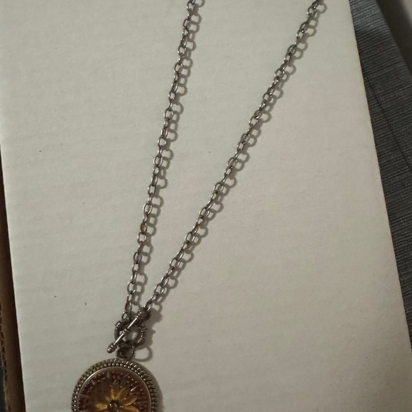 Handcrafted button necklace - Picture 3 of 4